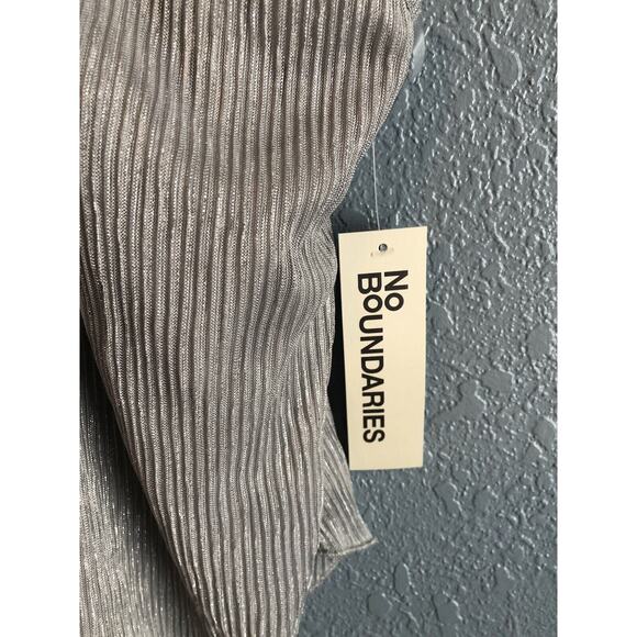 No Boundaries Womens Tank Top Medium Criss Cross Halter Light Gray Boho Fairy - Picture 3 of 9